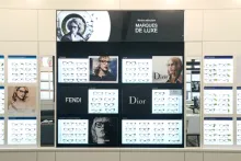 Niches de 8 montures organisées par marque