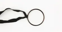Monocle, modèles en écaille de tortue,  XIXe– début XXe siècle ©Musée de laLlunette - coll. Essilor-Pierre Marly. Photo : Pierre Guénat