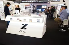 Zeal Optics, un stand tout en lumière
