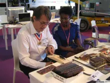Animation sur le stand des Meilleurs Ouvriers de France Lunetiers