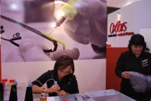 La fabrication des montures en direct chez Oxibis