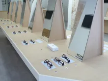 34 modèles seront présentés au public dans un esprit Apple store