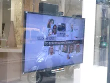 Système d'essayage depuis la rue grâce au logiciel de Fittingbox