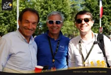 Gilbert Duclos-Lassalle, ancien cycliste professionnel, Jean-Pierre Champion, DG de Krys Group, et Bernard Galan, DG de Luxottica France, sur l'étape Besançon-Oyonnax.