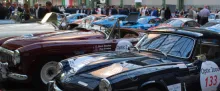 De nombreux visiteurs ont admiré les 240 voitures du Tour Auto au Grand Palais à Paris