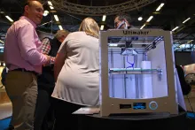 L'impression 3D en optique arrive : la preuve sur le stand de Monoqool eyewear.