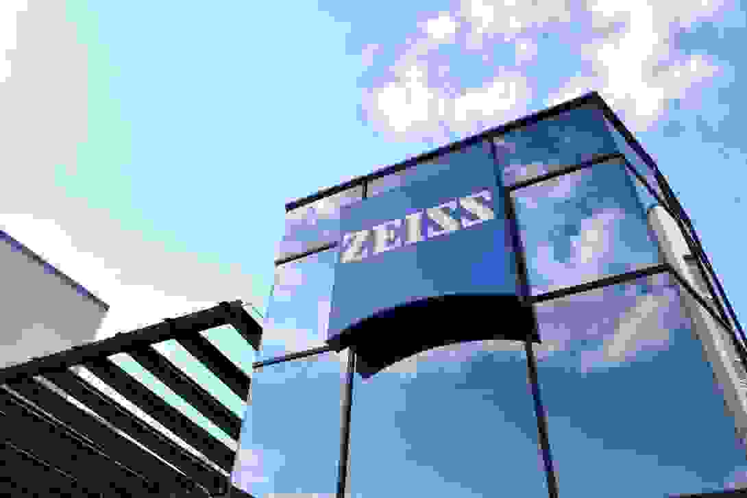 zeiss_tor.jpg