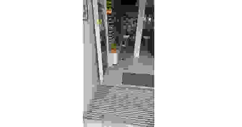 magasin_cambriolage_plaque_egout.png