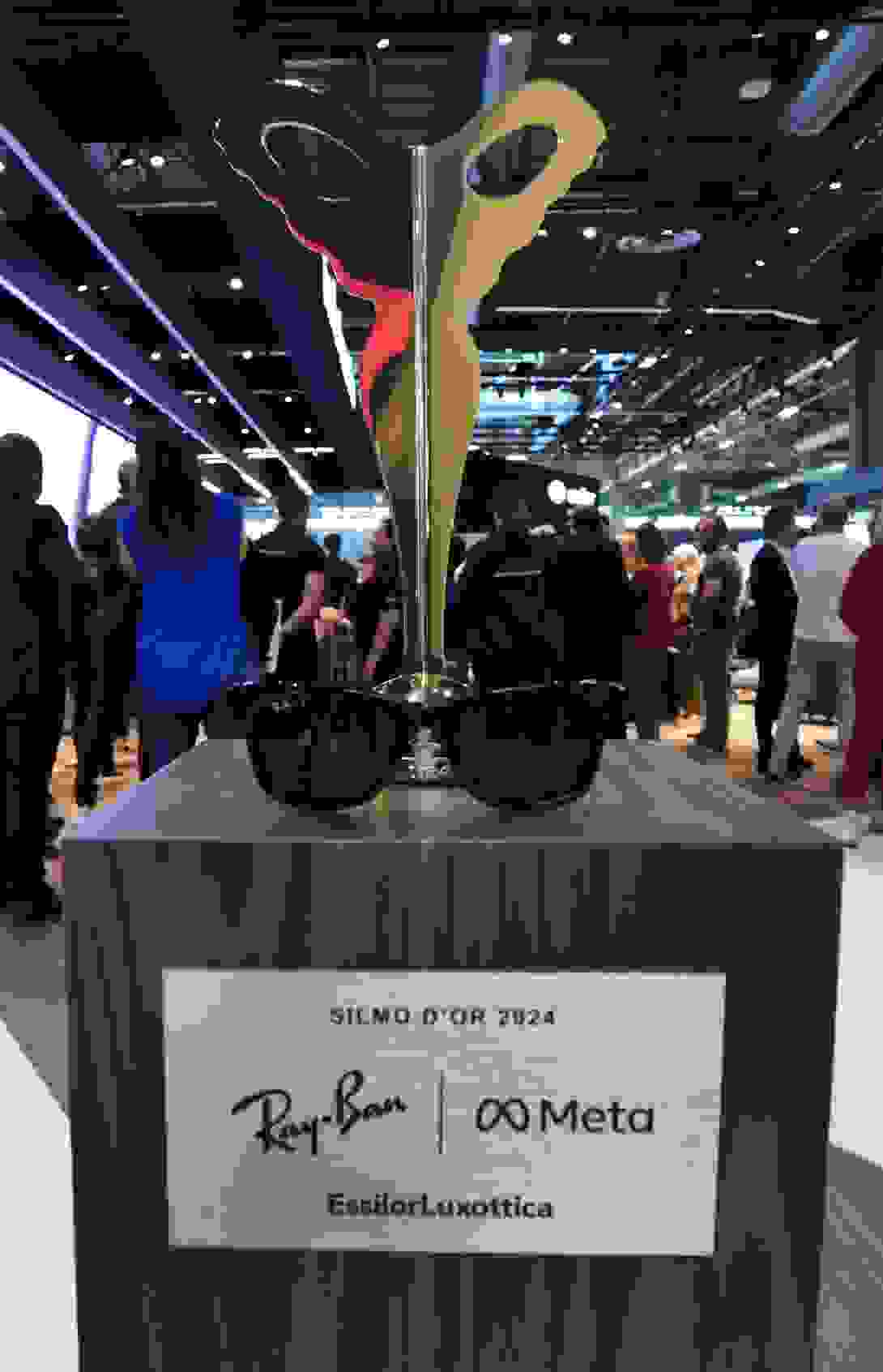 essilorluxottica_avec_ray_ban_meta.jpg