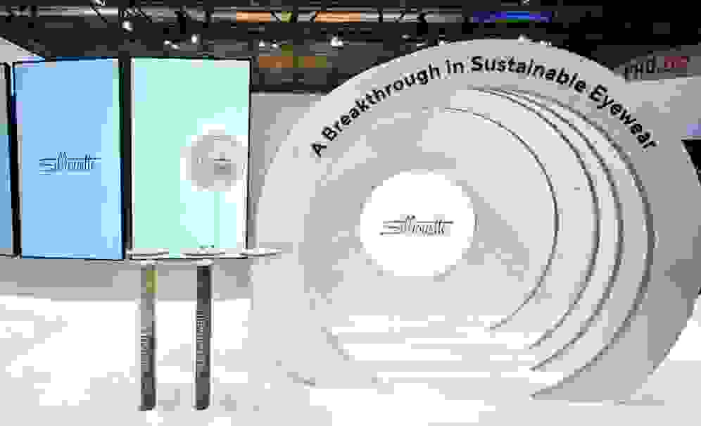 silhouette_stand.jpg