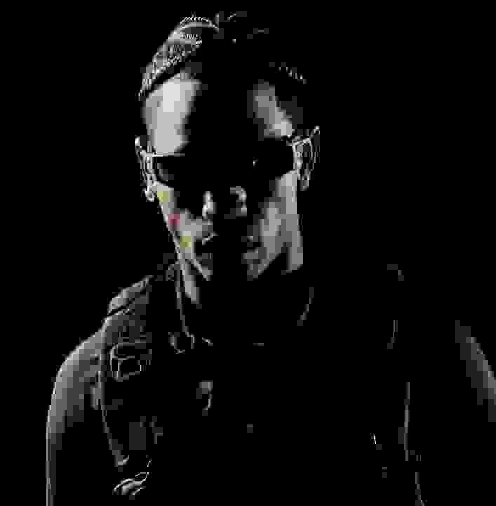 travis_scott_oakley.jpg