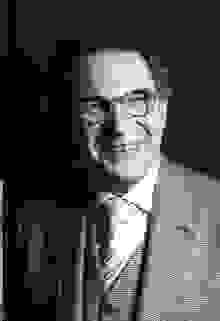 marcel-cezar-acuitis.jpg